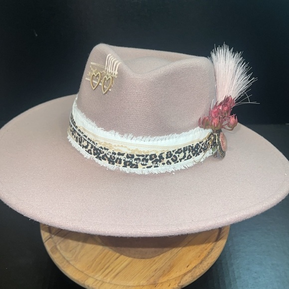 Hand Decorated Women’s Western Wide Brimmed Lavender Haze Hat - Picture 2 of 8